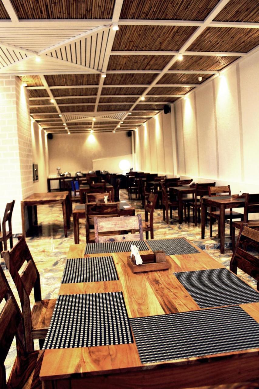 Hotel Istana Inn - A Luxury Stay Jaipur Exteriör bild